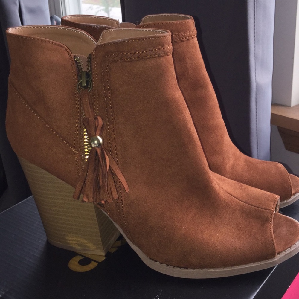NEW! Open Toe sued bootie.